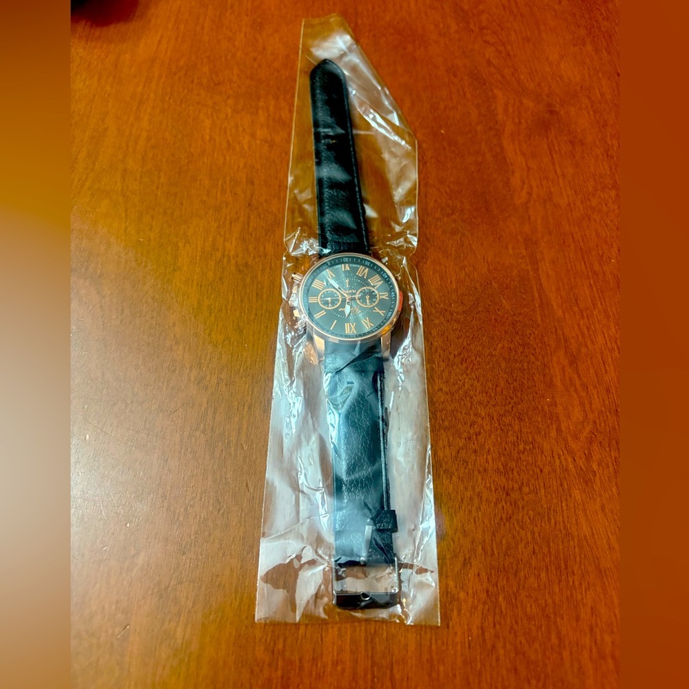 Sophisticated Black and Gold Men's Watch